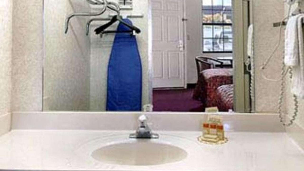 Gray Inn & Suites Luaran gambar