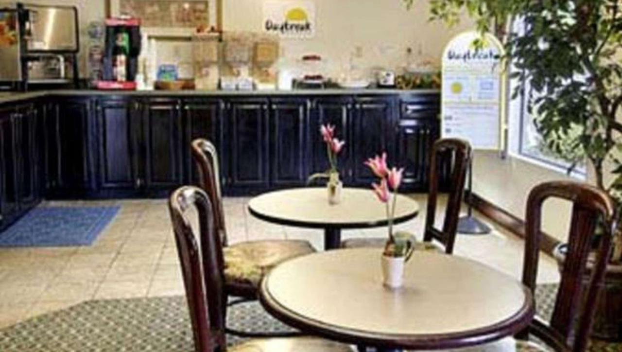 Gray Inn & Suites Luaran gambar